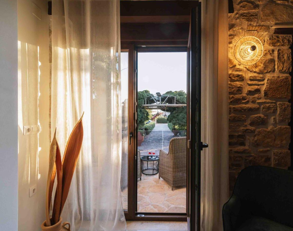Villa Repsimia With Private Jacuzzi 코키노스 피르고스 외부 사진